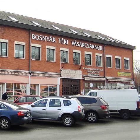A Bosnyák téri vásárcsarnok belülről