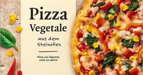 Sajttal és paprikával gazdagon megrakott pizza