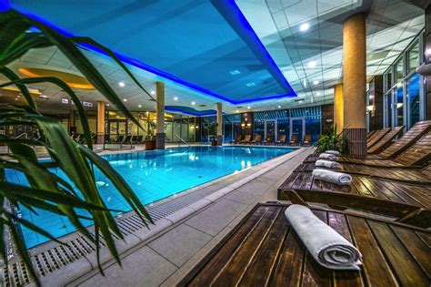 A Balneo Hotel Zsóri Thermal & Wellness **** étterem bejárata, Mezőkövesd