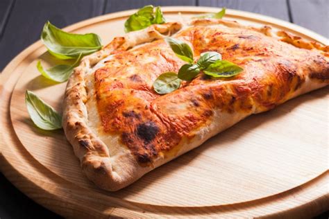 Calzone pizza