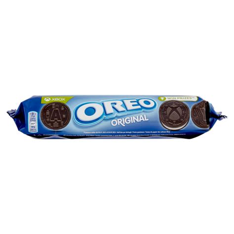Oreo keksz dunkolása tejbe