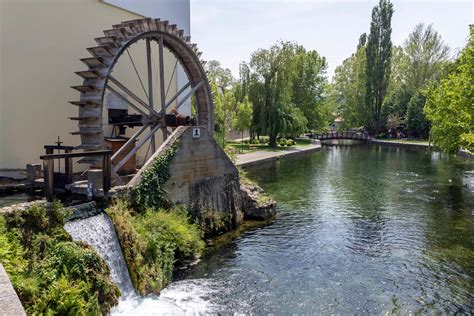 A Csigó Malom udvara és környezete, pihenőparkkal