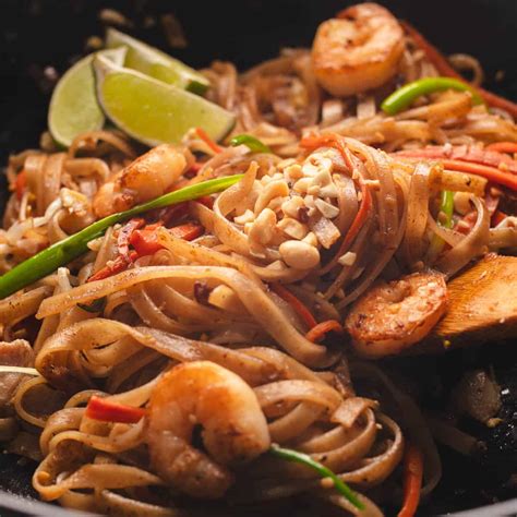 Rizstésztával készült Pad Thai
