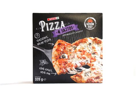 Frissen sütött pizza a sütőből