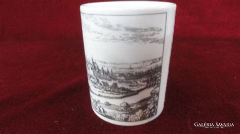 Különböző típusú Lilien Porcelán levesescsészék