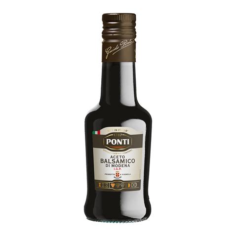 Balzsamecet palackok egy modenai pincében