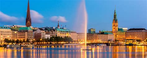 Hamburg városképe éjszaka