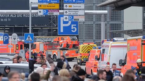Parkolóház a Hamburgi Repülőtéren