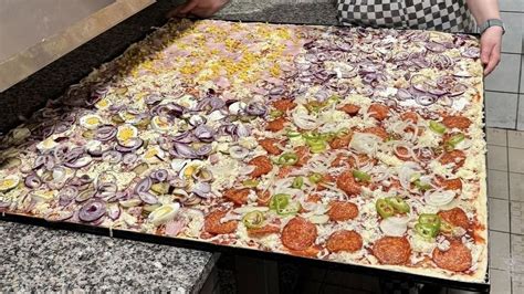 Marchello pizzéria logója