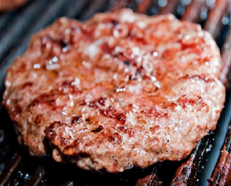 klasszikus grillezett hamburger húspogácsa