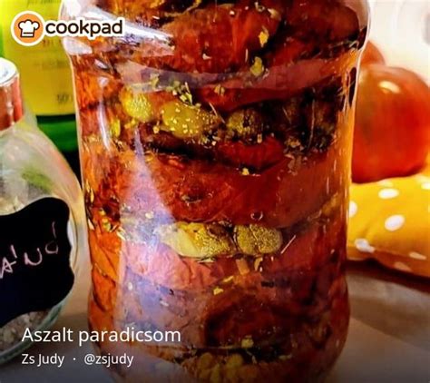 Aszalt paradicsom üvegben fűszerekkel