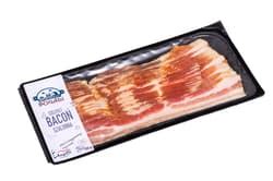 Szeletelt szalonna tálalása reggelire