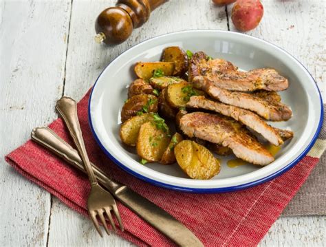 Sült burgonyaköret friss fűszerekkel