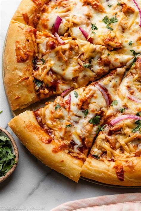 BBQ pizza különböző feltétekkel