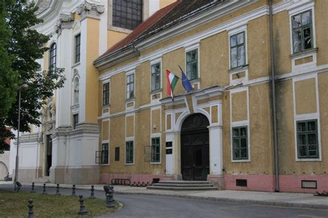 Kiskunhalasi Közös Önkormányzati Hivatal épülete