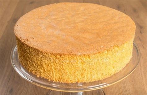 Összeesett és tökéletes piskóta összehasonlítása
