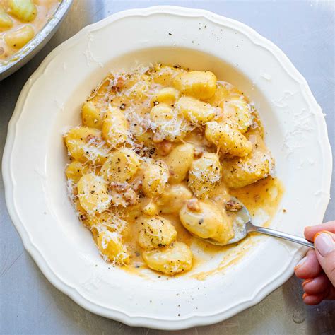 krumplis gnocchi tányéron