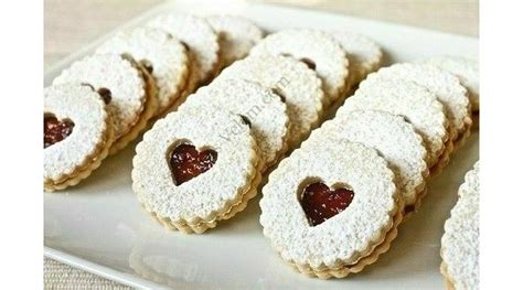 kép különböző formájú linzer kiszúrókról