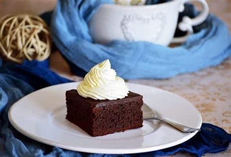 kávés brownie mascarpone krémmel szeletelve
