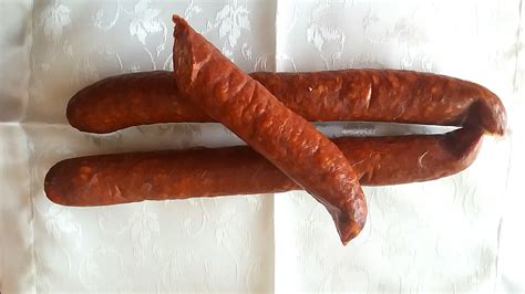 Hagyományos házi kolbászok füstölőben