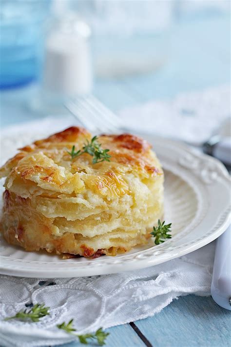 Sajtos gratin burgonya tálalva