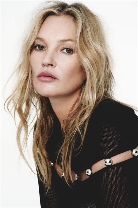 Kate Moss a FACE magazin borítóján 1990-ben