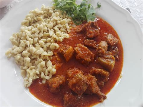 Vaddisznó pörkölt gombóccal