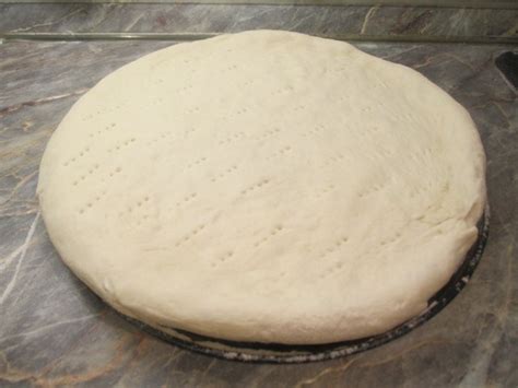 Rizsliszt pizzatészta formázása