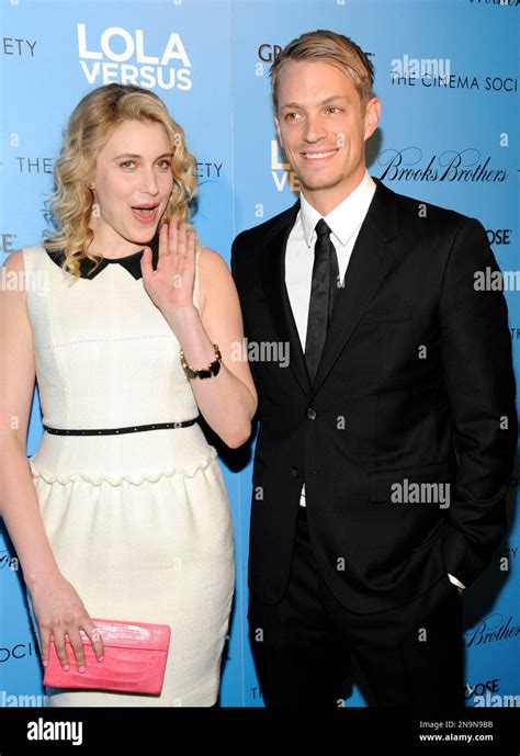 Greta Gerwig és Joel Kinnaman a Lola Versusban