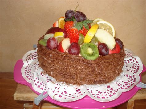 Gyümölcskosár torta égetett cukorral