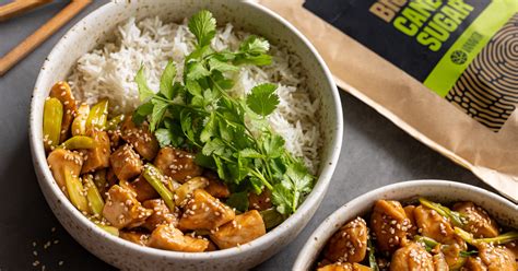 Teriyaki csirke tálalva