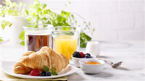 vajas croissant illusztráció
