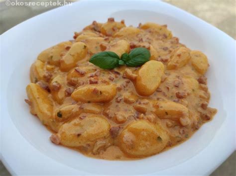 Juhtúrós gnocchi friss kaporral és baconnel
