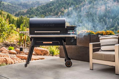 Modern pellet grill