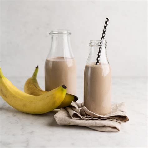 friss banános smoothie készítése