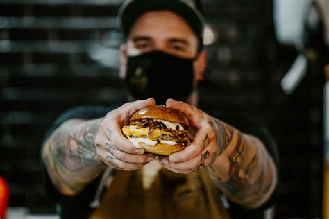Tépett malachúsos burger