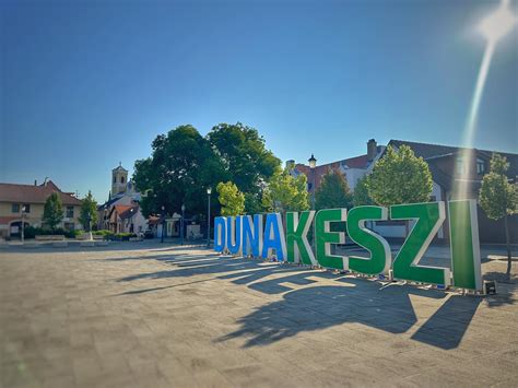 Dunakeszi főterének látképe és közösségi terei