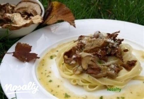 Tagliatelle bárányhússal és erdei gombával
