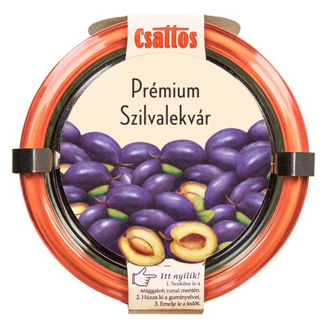 szilvalekvár címkékkel díszített üvegek