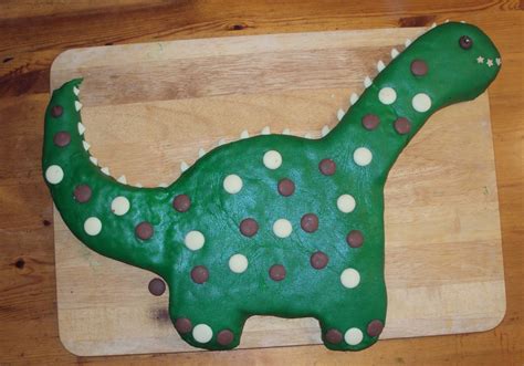 Dinoszaurusz torta részletek
