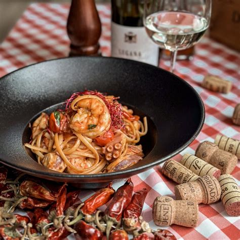 Linguine rákkal, cukkinivel és sáfránnyal