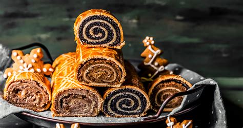 Képek a bejgli tekercsekről, mielőtt a sütőbe kerülnének