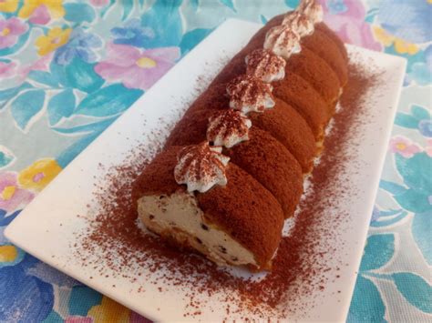 Tiramisu rolád szeletelve