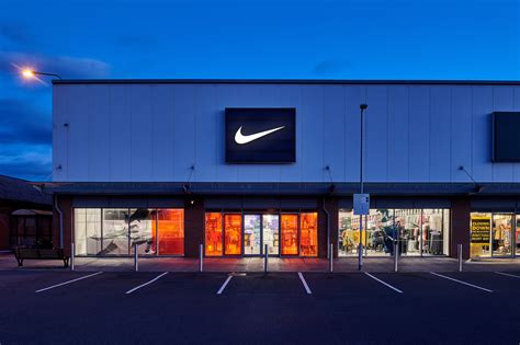 A Nike történetének idővonala logókkal