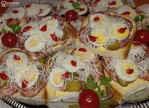 Leberkäse szendvics császárzsemlében