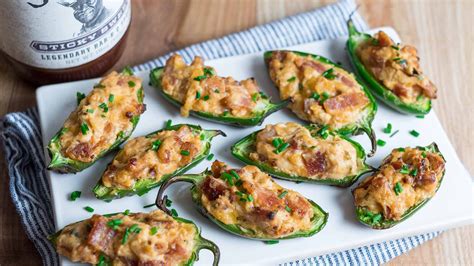 Sajttal töltött jalapeno paprika sütése