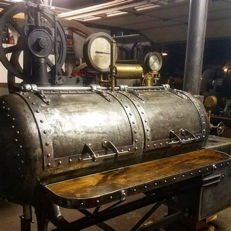 Steampunk mozdony BBQ grill a természetben