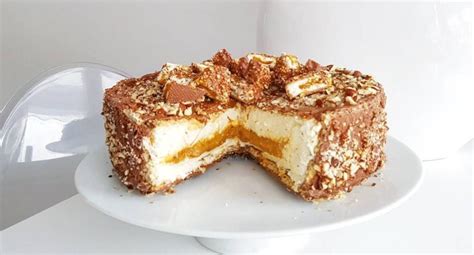 Kész Kinder Maxi King torta díszítéssel