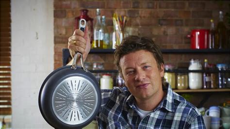 Jamie Oliver egy mustáros marharagut készít