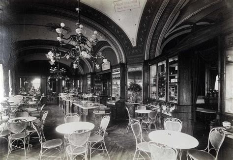Vörösmarty (Gizella) tér, Gerbeaud cukrászda 1890 után